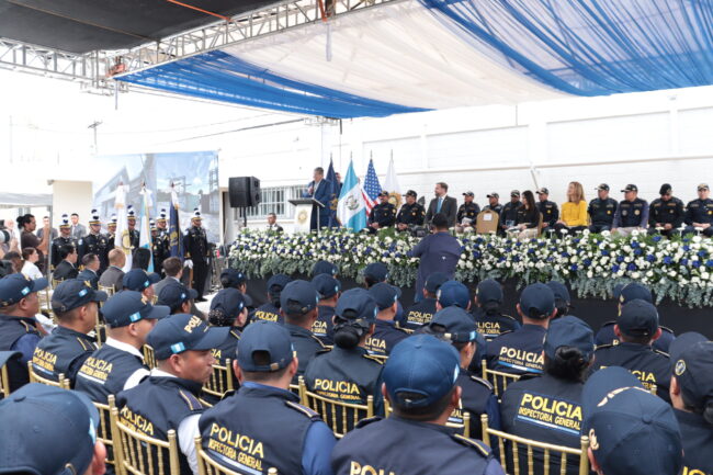 LANZAMIENTO DE INAUGURACIÓN DEL CENTRO DE LLAMADAS ANTICORRUPCIÓN DE LA PNC (24)
